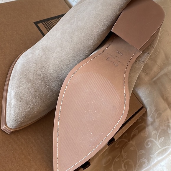 Mark Fisher Heeled genuine suede Ankle Booties Sz 8.5 - Picture 6 of 9